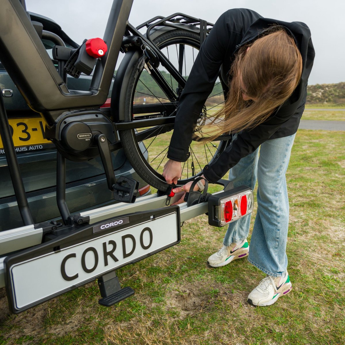 Cordo X1 Fietsendrager Trekhaak – Lichtgewicht 12,5 kg – Geschikt voor 2 E-Bikes tot 30 kg – Opvouwbaar & Afsluitbaar – foto 5