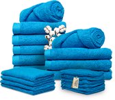 Stapel turkooisblauwe handdoeken, washandjes en gastendoekjes.