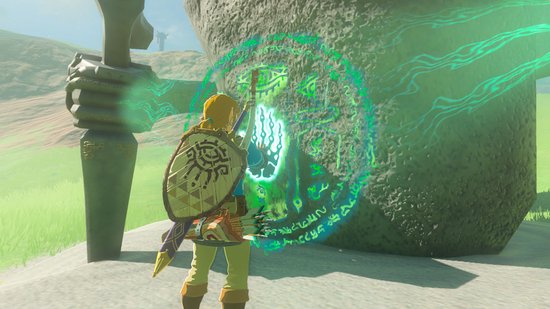 Link gebruikt een groene magische kracht om een gigantische steen te activeren, met zijn schild zichtbaar.