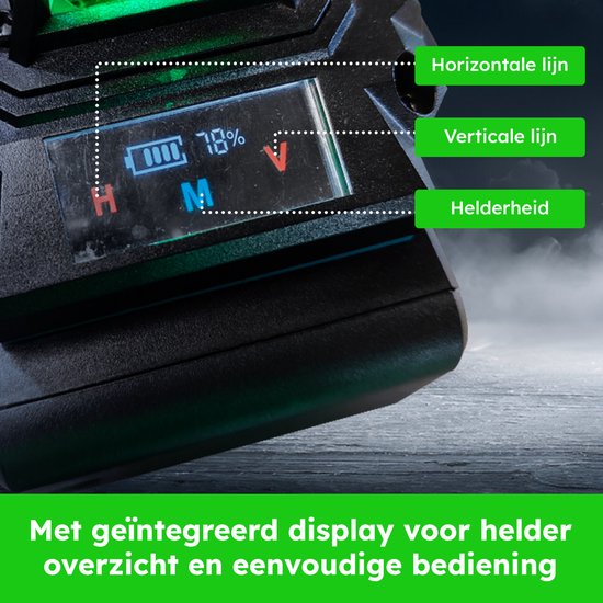 Detail van het scherm van een zwarte laserwaterpas met blauwe accenten, toont batterijniveau, horizontale en verticale lijninstellingen en helderheid.