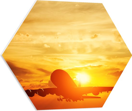 PVC Schuimplaat Hexagon - Opstijgend Vliegtuig bij Felle Zonsondergang - 60x52.2 cm Foto op Hexagon (Met Ophangsysteem)