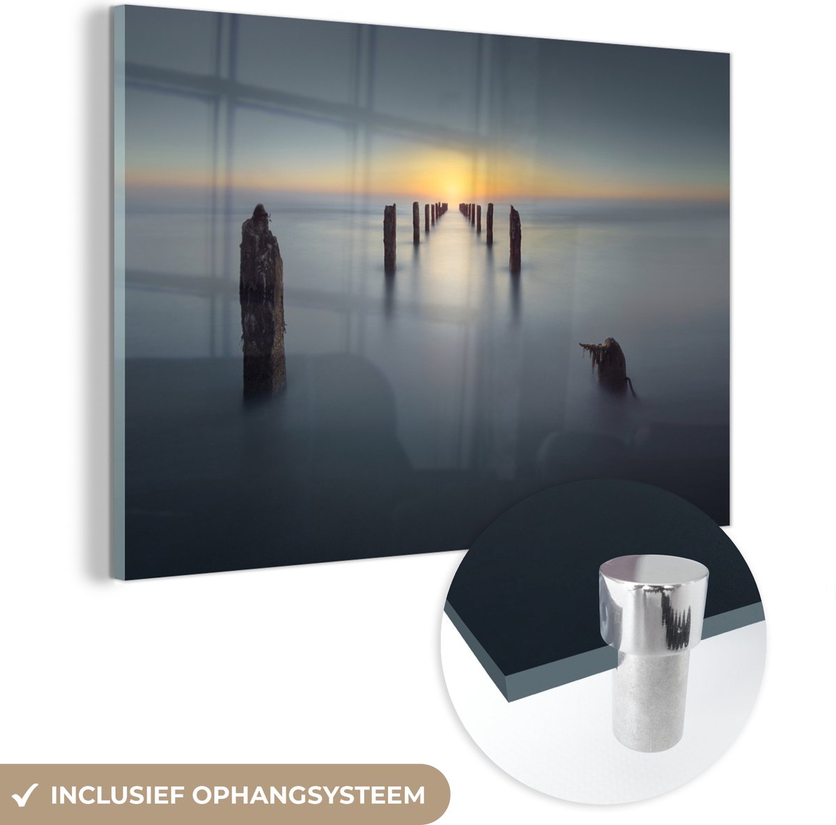 ® Glasschilderij 30x20 cm - Schilderij acrylglas - Zee - Zonsondergang - Palen - Landschap