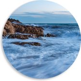 PVC Schuimplaat Muurcirkel - Zee - Rotsen - Stenen - Golven - Water - 50x50 cm Foto op Muurcirkel (met ophangsysteem)