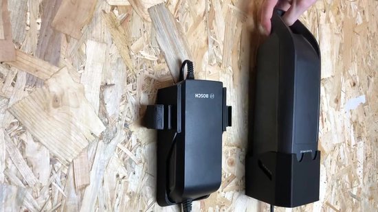 Chargeur Compact de Batterie Bosch PowerPack 2A