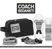 Geschenkset "Coach bedankt!" - 4 producten - 500 gram | Toilettas - Cadeau - Man - Toernooi - Voetbal - Volleybal - Hockey - Handbal - Basketbal - Korfbal - Trefbal - Waterpolo - Rugby - Sport - Wedstrijd - Showergel - Giftset - Trainer - Grijs