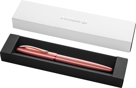 Stylo plume Pelikan Jazz rose dans une boîte cadeau ouverte, sur un insert noir.