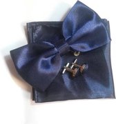 Vlinderstrik inclusief pochette en manchetknopen - Donkerblauw - luxe - vlinderdas - strik - strikje - pochet - heren
