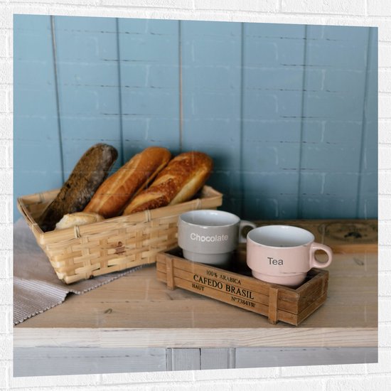 Muursticker - Mand met Broodjes en Koffie op Kast - 100x100 cm Foto op Muursticker