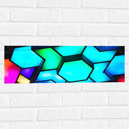 Muursticker - Verschillende Neon Kleurige Hexagons tegen Zwarte Achtergrond - 60x20 cm Foto op Muursticker