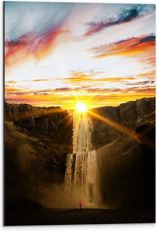 Dibond - Bergen - Persoon - Lucht - Waterval - Zon - 40x60 cm Foto op Aluminium (Wanddecoratie van metaal)