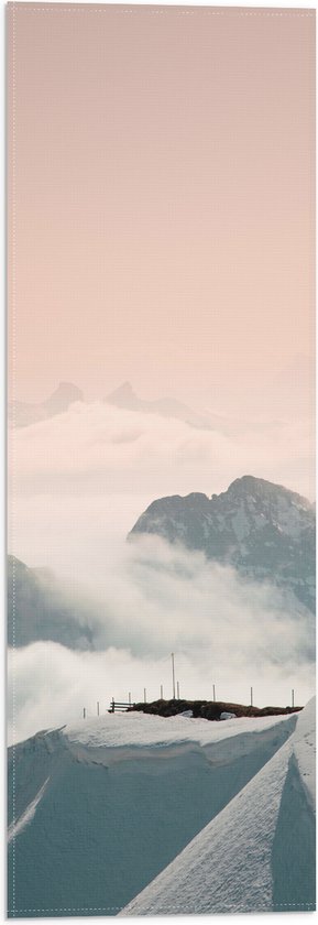 Vlag - Bergen - Sneeuw - Wolken - Wit - 20x60 cm Foto op Polyester Vlag