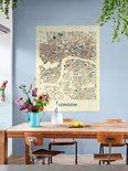 Une carte colorée de Londres avec des rues rouges, bleues et oranges sur fond jaune clair.