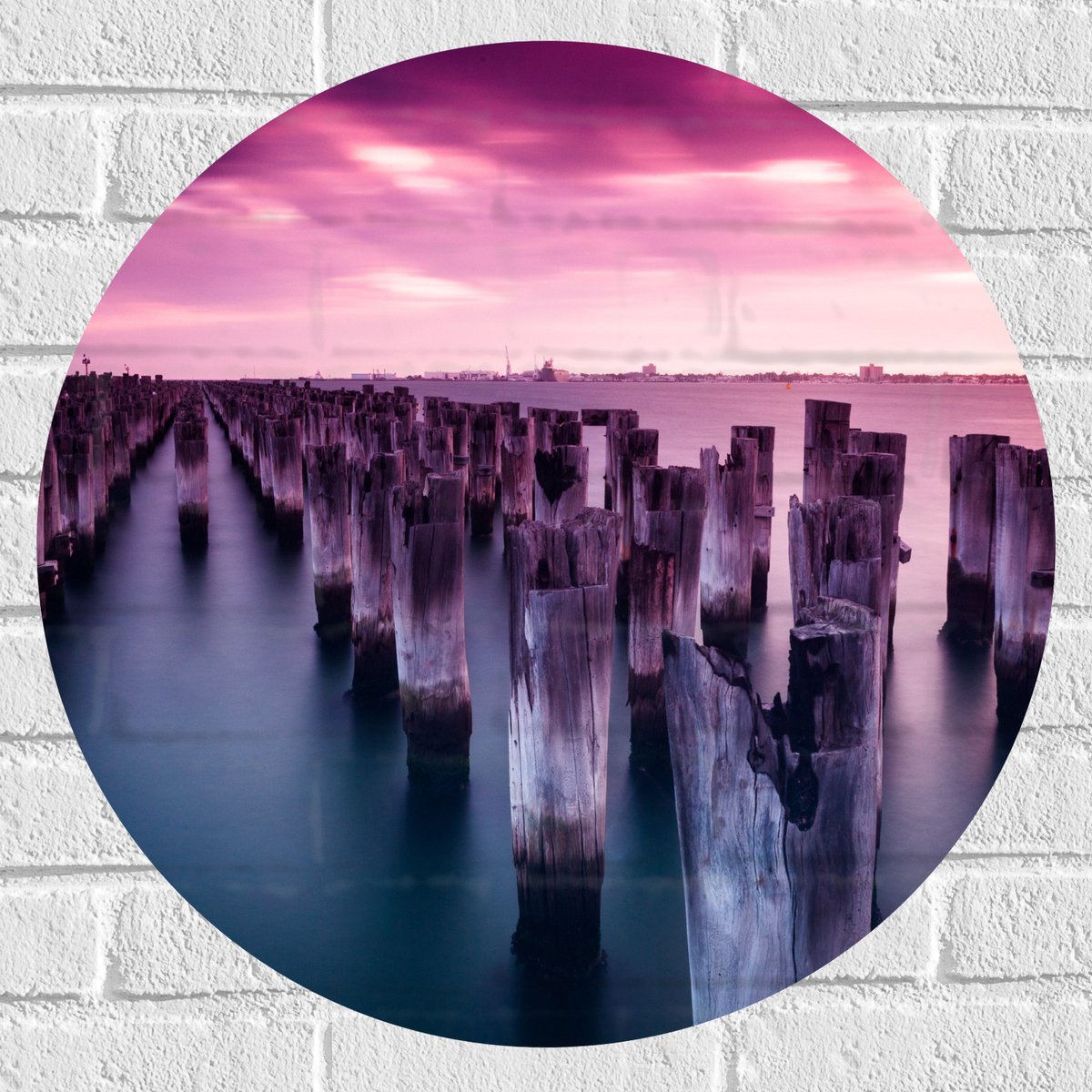 Muursticker Cirkel - Palen - Water - Hout - Zee - Kleuren - 60x60 cm Foto op Muursticker