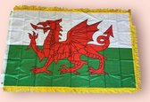 VlagDirect - Luxe Welshe vlag - Luxe Wales vlag - 90 x 150 cm - Franjes.