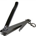 Zilverkleurige nagelknipper met sleutelring en ingebouwde vijl, vanuit een andere hoek.