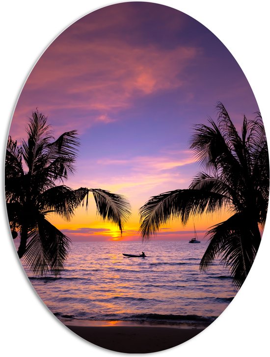 PVC Schuimplaat Ovaal - Silhouet van Palmbomen Hangend boven het Strand op Zomerse Avond - 72x96 cm Foto op Ovaal (Met Ophangsysteem)