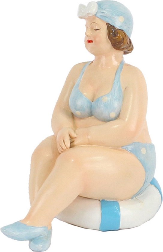 Home decoratie beeldje dikke dame - zittend - blauw badpak - 11 cm