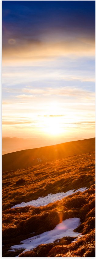 Poster Glanzend – Zonnestralen over de Berg - 30x90 cm Foto op Posterpapier met Glanzende Afwerking