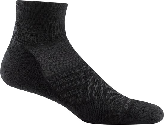 Zwarte Darn Tough hardloopsok met subtiel geometrisch patroon op de wreef.