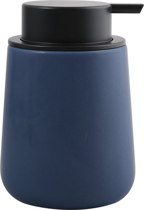 Donkerblauwe keramieken zeepdispenser met zwart pompgedeelte, 8,5 x 12 cm.