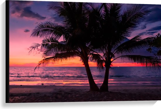 Canvas - Twee Palmbomen op het Strand langs de Zee bij Zonsondergang - 90x60 cm Foto op Canvas Schilderij (Wanddecoratie op Canvas)