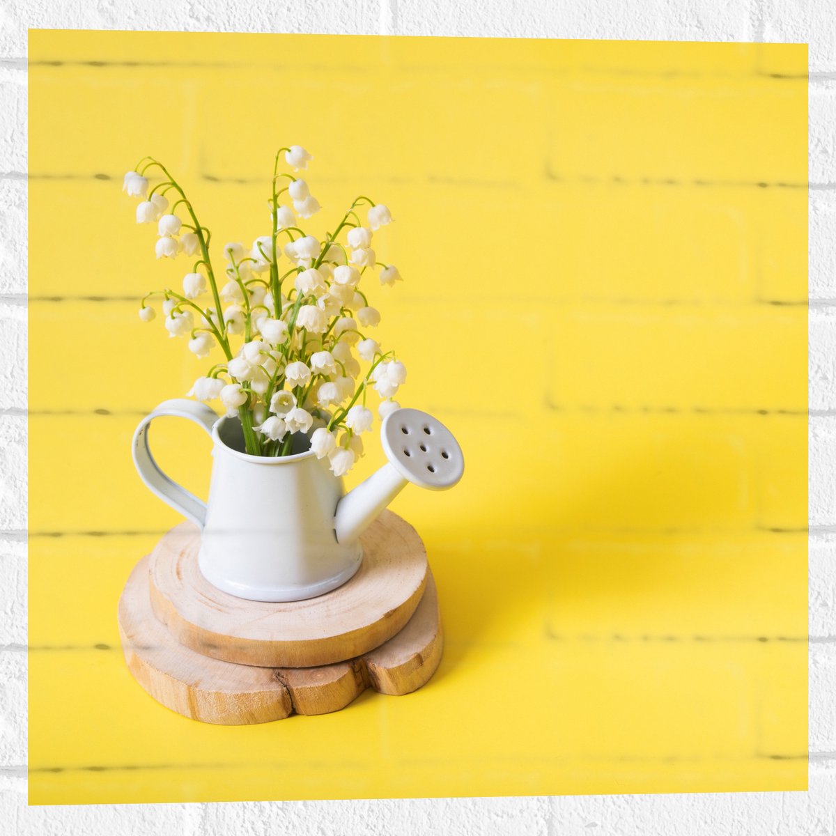 Muursticker - Boeket in Gieter met Gele Achtergrond - 50x50 cm Foto op Muursticker