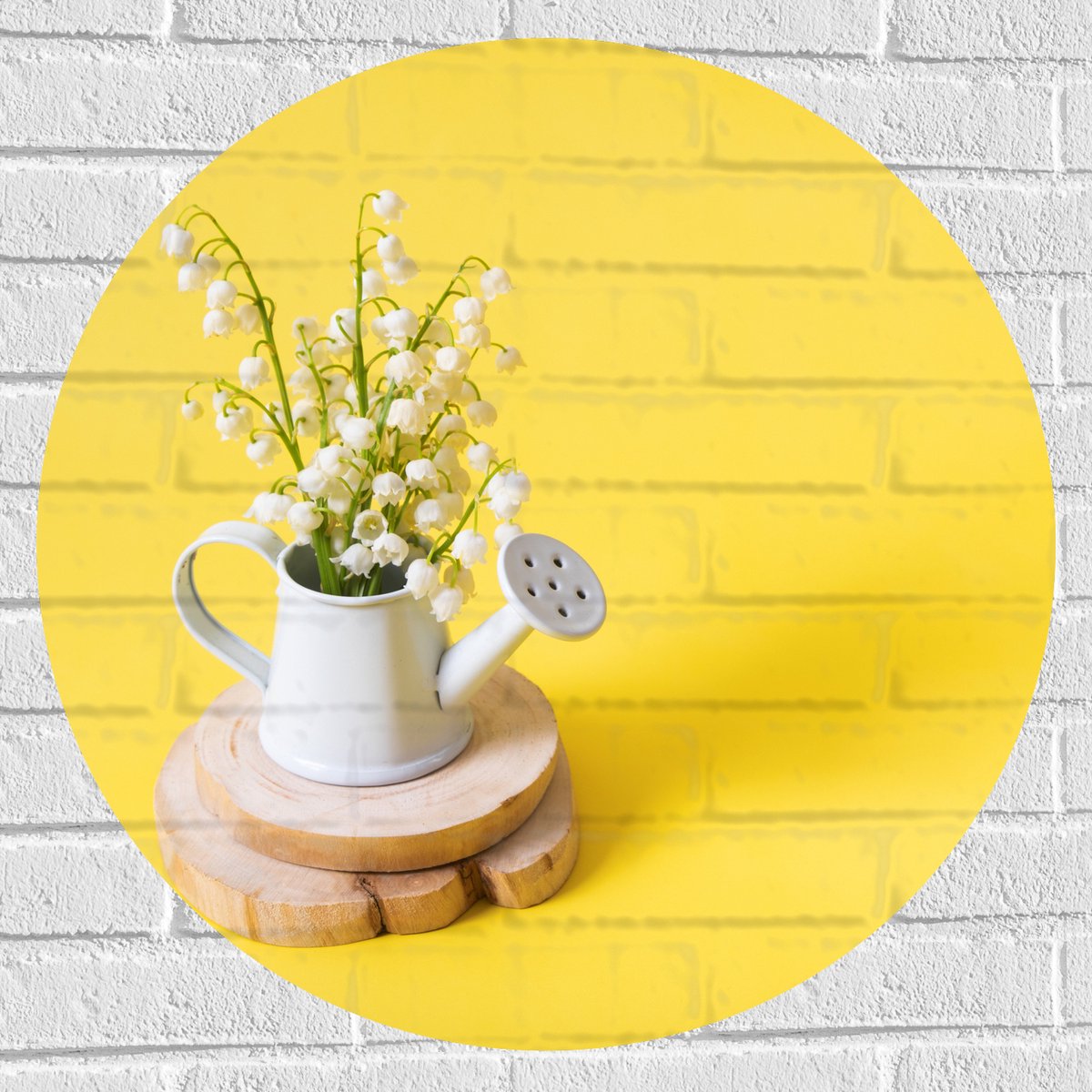 Muursticker Cirkel - Boeket in Gieter met Gele Achtergrond - 70x70 cm Foto op Muursticker