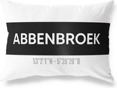 Tuinkussen ABBENBROEK - ZUID-HOLLAND met coördinaten - Buitenkussen - Bootkussen - Weerbestendig - Jouw Plaats - Studio216 - Modern - Zwart-Wit - 50x30cm
