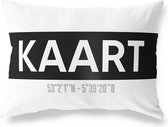 Tuinkussen KAART - FRIESLAND met coördinaten - Buitenkussen - Bootkussen - Weerbestendig - Jouw Plaats - Studio216 - Modern - Zwart-Wit - 50x30cm