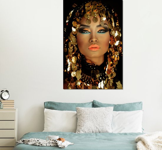 Wanddecoratie Metaal - Aluminium Schilderij Industrieel - Vrouw - Cleopatra - Goud - Sieraden - Make up - Luxe - 100x150 cm - Dibond - Foto op aluminium - Industriële muurdecoratie - Voor de woonkamer/slaapkamer