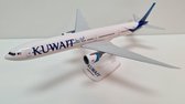 Schaalmodel vliegtuig Kuwait Airways Boeing 777-300ER schaal 1:200 lengte 32,4cm
