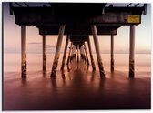 Dibond - Pier - Strand - Zee - Zand - 40x30 cm Foto op Aluminium (Wanddecoratie van metaal)
