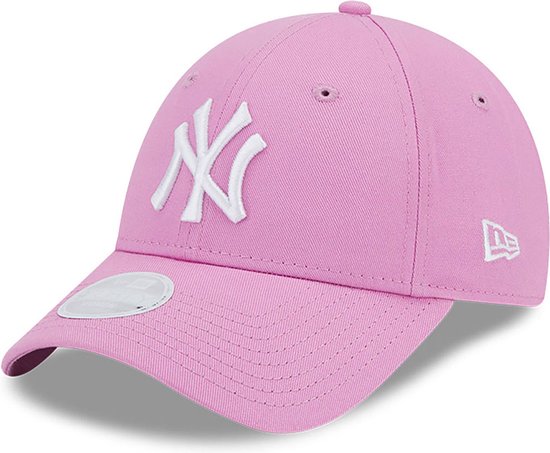 New York Yankees League Essential Womens Pink 9FORTY Adjustable Cap