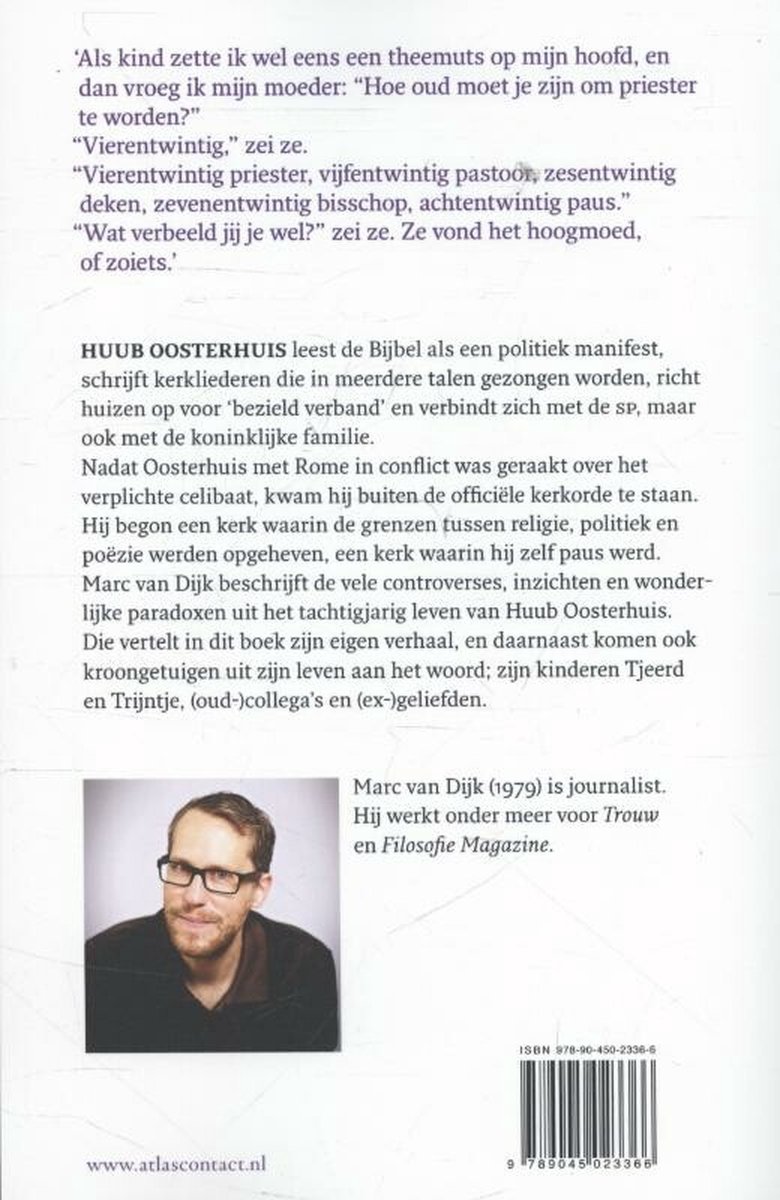 Achterflap met foto van Marc van Dijk en tekst over Huub Oosterhuis.