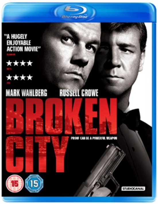 Hoes van de "Broken City" Blu-ray met Mark Wahlberg en Russell Crowe dichtbij elkaar, met een pistool in de voorgrond.