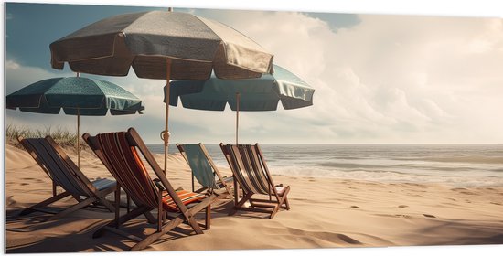 Dibond - Strandstoelen en Parasols op het Strand op Bewolkte Dag - 200x100 cm Foto op Aluminium (Wanddecoratie van metaal)
