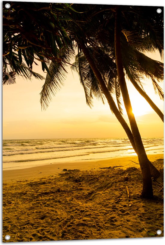 Tuinposter – Kokosnoot Palmbomen op het Strand bij Fekleurige Zonsopgang - 70x105 cm Foto op Tuinposter (wanddecoratie voor buiten en binnen)