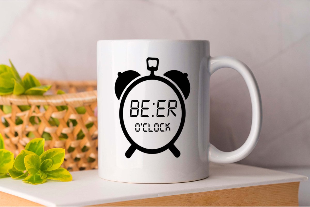 Mok Beer O'CLOCK - Beer - Party - Dads - Man - Feest - Cheers - Friends - Vrienden - I Need Beer - It's Time To Drink - Football - American Football