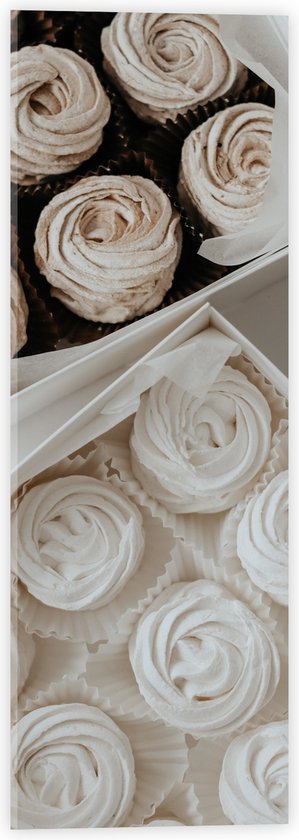 Acrylglas - Cupcakes in Doosjes met Witte Botercrème - 20x60 cm Foto op Acrylglas (Wanddecoratie op Acrylaat)