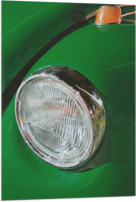 Vlag - Close-up van Ouderwetse Koplamp op Groenkleurige Auto - 60x90 cm Foto op Polyester Vlag