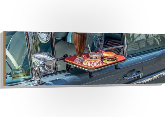 Hout - Dienblad met Snacks bij Lichtblauwe Auto - 120x40 cm - 9 mm dik - Foto op Hout (Met Ophangsysteem)