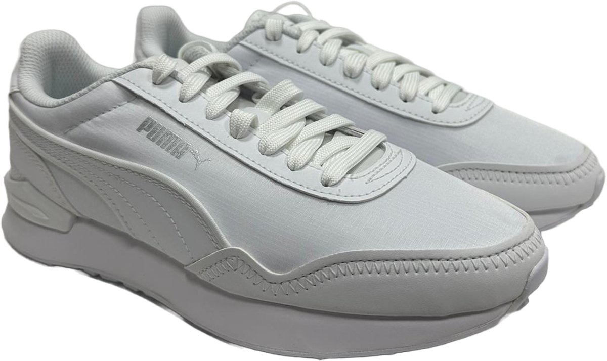Puma - Dista Runner Tech - Sneakers - Unisex - Wit