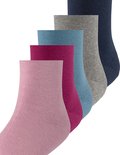 Vijf paar enkellange sokken in roze, fuchsia, blauw, grijs en donkerblauw.