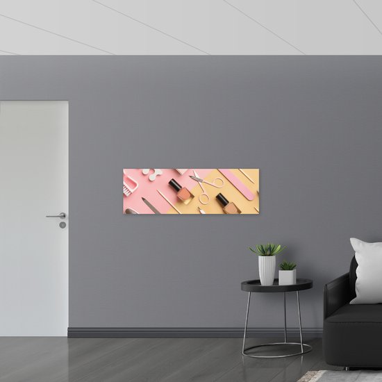 Muursticker - Patroon van Cosmetica Producten op Geel met Roze Oppervlak - 120x40 cm Foto op Muursticker