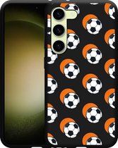 Cazy Hoesje Zwart geschikt voor Samsung Galaxy S23 Soccer Ball Orange