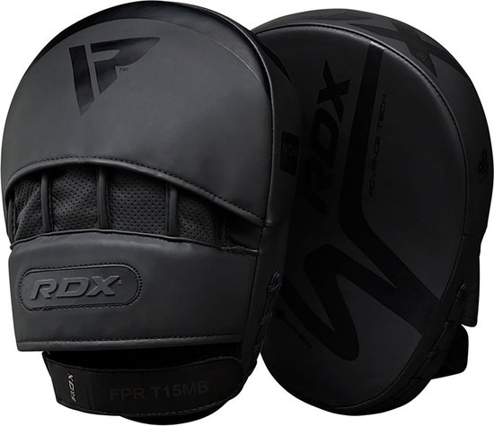 Zwarte RDX focus pads met gestikt logo en gevormde grip aan de binnenzijde.