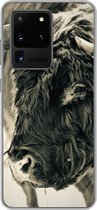 Geschikt voor Samsung Galaxy S20 Ultra hoesje - Schotse Hooglander - Sneeuw - Horens - Siliconen Telefoonhoesje