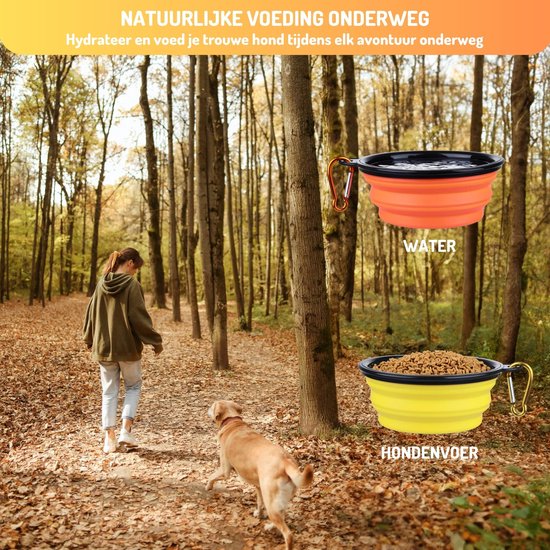 Oranje en gele opvouwbare bakjes voor water en voer, met een hond en baasje in het bos. Tekst: 'NATUURLIJKE VOEDING ONDERWEG'.