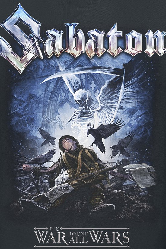 Zwarte band-T-shirt met op de voorkant een "Sabaton" logo, een soldaat die neerligt, raven en een skelet met zeis.