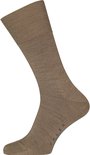 Chaussette Falke marron avec bord élastique. Falke Airport est visible sur le talon.